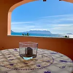 Апарт-отель Isa - Luxury Ginepro Sea View With Common Swimming Pool Just 50 Mt From The Гольфо-Аранчи