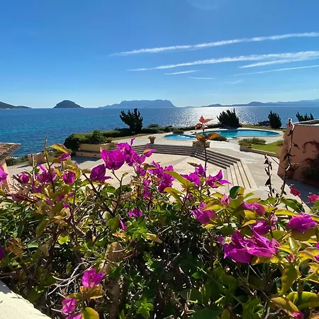 Isa - Luxury Ginepro Sea View With Common Swimming Pool Just 50 Mt From The Golfo Aranci