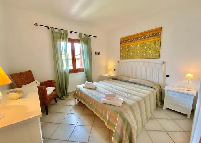 Apartmanhotel Isa - Luxury Ginepro Sea View With Common Swimming Pool Just 50 Mt From The Golfo Aranci