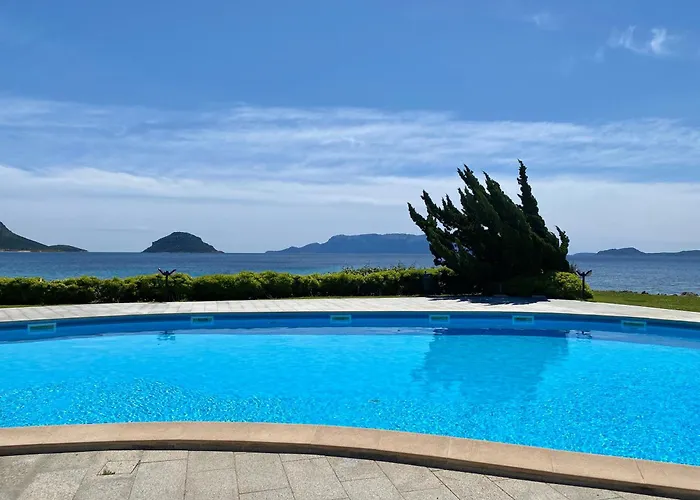 Isa - Luxury Ginepro Sea View With Common Swimming Pool Just 50 Mt From The Golfo Aranci