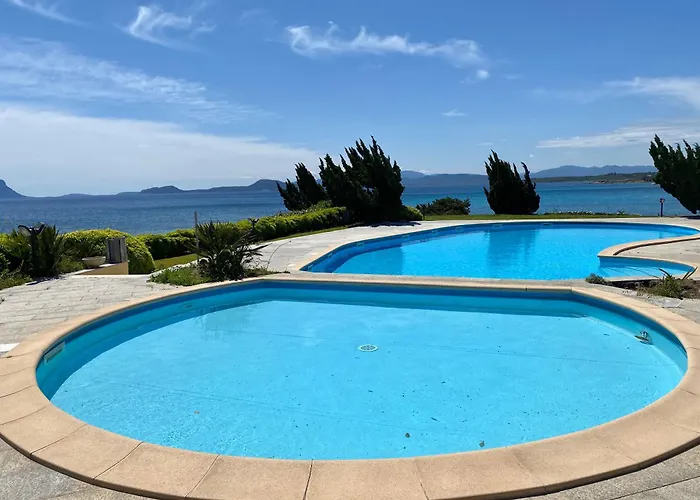 Apartmanhotel Isa - Luxury Ginepro Sea View With Common Swimming Pool Just 50 Mt From The Golfo Aranci